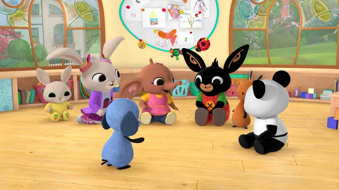 Bing, Sula, Pando, Coco, Charlie play musical statues